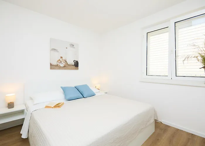 Hedera Estate Hedera A47 *